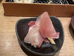 海鮮アウトの長男には、豚ヒレカツ天丼
次男には、天ぷら定食のご飯とお味噌汁を
大人はその天ぷら定食の天ぷらとアラカルトで追加
写真はアボガド天ぷら生ハム巻き
変わり種もあって、楽しい天ぷら屋さんでした

その後予定してた回転寿司のとめぐりから電話があり、ダッシュでお伺い
ホテルげの送迎バス時間ギリギリだったので、大急ぎで詰め込む
寿司写真全く撮ってなかった～
全部美味しかった!