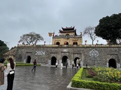 タンロン城跡の端門
上まで登れます