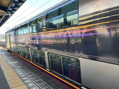 坂出駅でマリンライナーに乗り換え岡山へ。
帰りのマリンライナーはグリーン車に乗ることに！
始発駅じゃないし座れなかったら嫌だったのでネット予約しました。
普通の指定席は満席でグリーン車しかあいてませんでした。