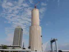 神戸ポートタワーは改装中。。