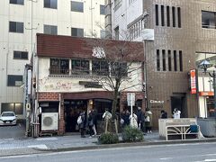 移動中、これぞ喫茶店！なたたずまいのお店に列が
そう、、、モーニング！
名古屋と言えばモーニングなのに、、、失敗した