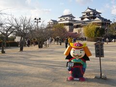 よしあきくんと松山城を撮る。
前に来た時もここで撮ったなぁ。