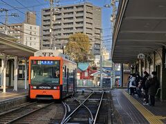 道後温泉駅で撮影。
思ったよりも時間が過ぎるのが早くて、急いで戻るぞー！！