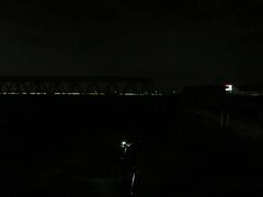 利根川の常磐線の鉄橋のところまで、
帰ってまいりましたー。