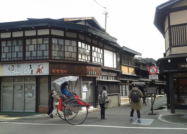人力車が頻繁に走っていました。