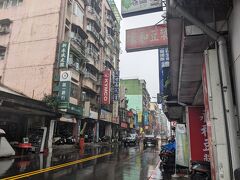 瑞芳の旧市街を見たりご飯を食べたり。ただ、こちらもそんなに大きくないので見るだけなら30分もあれば回れるかも…。集合時間次第では急ぎ足にはなってしまいますが、九份に行ってもいいかもしれません。