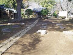 龍角寺　お寺であり、遺跡です。佐倉風土記によると、和銅２年(709年)に龍の女が現れ、金の薬師像が祀られ、創建されたとのこと。伝の最初に「龍」の字が有ります。