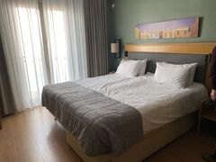 ホテルはモナスティラキ広場からすぐ
観光にとても便利
ギリシャ旅行6泊中4泊泊まる