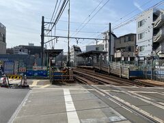 雑司が谷駅そばには東京さくらトラムの鬼子母神前停留所があります。
