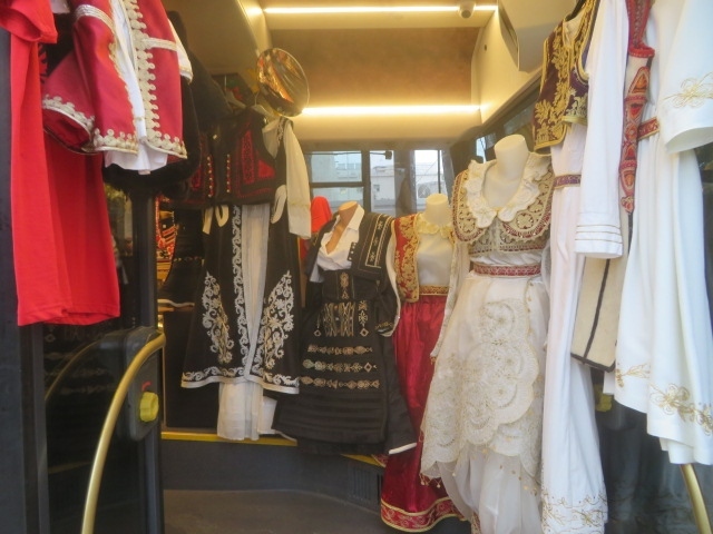 バスを利用したショップ内