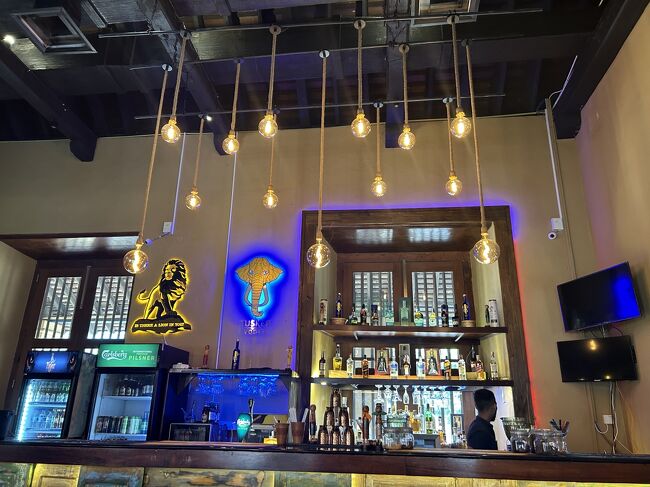 でも昨日飲めなかったビールを絶対飲みたくて。<br /><br />1杯飲みたいだけなんだけどいいかな？って汚いザックを背負って入口に立ってるイケメンお兄さんに声かけたらどうぞどうぞと歓迎されました☆