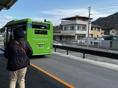 そしていよいよBRT　ひこぼしラインに乗ります。
添田駅発　9:40

三連休だったこともあるのですが･･･BRTは全ての座席が満席＋立ち客も数人でした。

車両そのものは新しくてとても快適だったのだけど、休日の需要の多さはたまたまだったのかな？
普段使いの住民のかたに迷惑かけないかとちと不安でした。

ちなみに、途中で乗降したのは数名。
夜明までの通し乗車が4名、あとはその先（日田駅？）までの乗客がほとんどの様子でした～