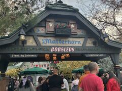１６時９分

やってきたのは「マッターホーン・ボブスレー」というアトラクション。