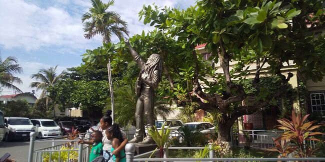 　で、無事到着！ボブ・マーリーさん、こんにちは！<br />https://www.bobmarleymuseum.com/