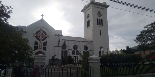 　教会はあちこちにたくさんありますね。