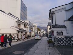 中町通りは白壁の街並みでタイムスリップ感あります