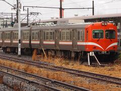 そして、ついに辿り着きました 吉原へ。赤い岳南電車の出迎えを受け、およそ半日遅れでの帰還です。

ちなみに、昨夕 中央本線の線路に転落したクルマの件ですが、事故原因を聞いて愕然… 高齢者ドライバーによる、ブレーキとアクセルの踏み間違いだったそうです。。 