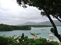 展望台からの川平湾の眺め