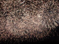 夜は熱海サンビーチで花火
これ目当てで土曜から来ました。
20：20～
冬の花火もいいですね

混んでなくて最高