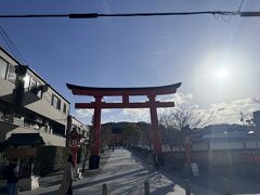 ホテルをチェックアウトして伏見稲荷にやって来ました。
何度も京都は訪れているのですが、実は伏見稲荷は初めての訪問でした（汗