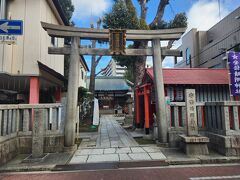 東天下茶屋駅下車
安倍晴明神社
住宅街を歩いて行くとありました
安倍晴明が誕生した地に建てられた神社です