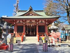 香取神社
古くから武勇の神様とされ、勝運・厄除・交通安全・商売繁盛・縁結び等のご神徳で信仰されています。