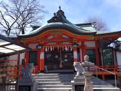 七松八幡神社
　橘公園から徒歩１０分くらいのところに鎮座している八幡様です。
　この神社は、１０１９年に源頼信より創建されたものとのこと。
　現在の社殿は、昭和52年に再建された鉄筋コンクリート造りの
　ものです。
