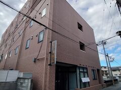 ゴルフも終わって今日は勝田駅、駅の界隈の安宿に泊まって 明日ゆっくり 水戸の梅まつりでも見に行こう。 ただそれだけではつまんない 今晩はあんこう鍋を食わねえと、それと 茨城のうまい酒も楽しもう