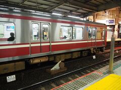 また電車トラブルなどあって、羽田に行けなくなるのは困るので、品川駅着いて直ぐの京急線の羽田までの快速電車に乗り変えました