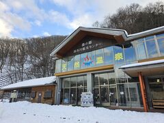 湯西川の入口にある道の駅でトイレ休憩
雪！雪！雪！！
神奈川県民の私には珍しい真っ白な景色に興奮しました