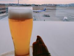 ラウンジでちまきとビール