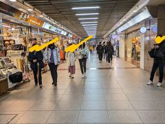 龍山寺からMRTで台北に移動
站前地下街 Station Front Metro Mallを通ってZ10の出口を目指します