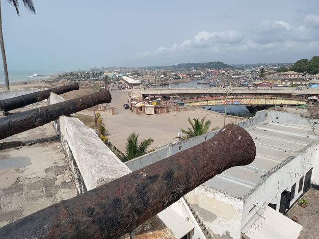 こちらはエルミナ港側の眺望です。