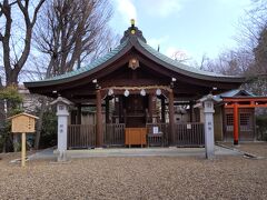 名次神社
　ニテコ池の湖畔に鎮座している神社です。
　廣田神社の境外摂社の１つです。
　御祭神は、名次大神です。
　創建は、平安時代以前と言われています。
