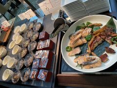 朝食は６時半から開いていたようですが、私たちは１０時出発なのでゆっくり８時半にやってきました。