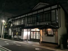 今日の宿
ちょっとアクセス悪いけど
栄からバスで
魚鍵旅館
創業昭和２年らしい
ザ！町旅館