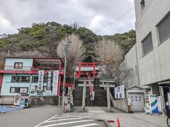 阿波おどり会館横にある天神社にまずはお参りします。
