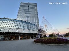 今夜宿泊する「びわ湖大津プリンスホテル」に到着。