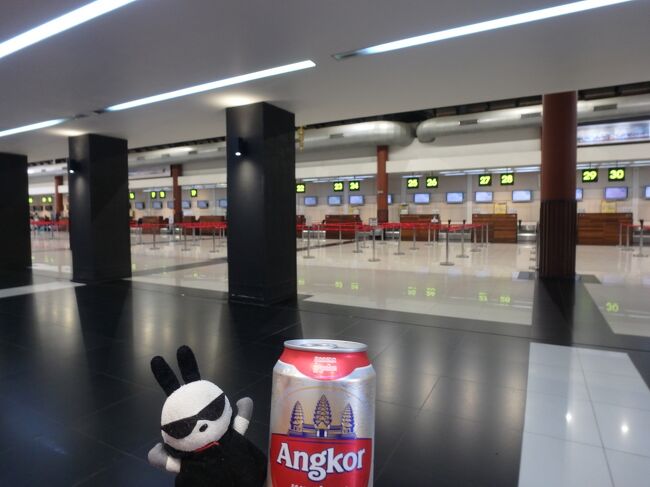 コンビニエンスストアで買ってきたブツで燃料補給。