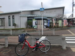 綾部にやって来ました。
駅前の観光案内所で伺ったら、路線バスでも下車後15分程歩くため、自転車を勧めてくださったので、お借りする事にしました。