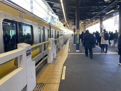 総武線に乗って飯田橋駅へ。