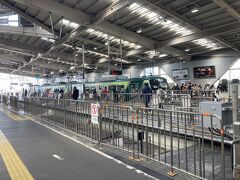 久々なので池上線の列車を乗り間違え、多摩川線の車両に乗り込む。何か嫌な予感がして間違いに気付き、慌てて乗り換えました。