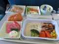 機内食：フイッシュ
前回もそうでしたが、ベトナム航空の機内食は美味しいです(*^_^*)

古い機種の為、椅子の前のモニターや、
コンセントもなく音楽も聴けず(;_;)
約6時間、長～い。
Kさんご夫婦とおしゃべりして時間をつぶす・・(*^_^*)