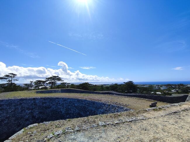 城壁の上を歩けますが、崩れている箇所もあるので注意が必要。<br /><br />兎に角眺めは最高。