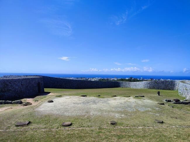 一の曲輪ナメの海。<br /><br />日本軍が高射砲を置いたそうで、格好の場所だな。