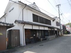 旧久富家
大正10年に移転してきた履物問屋久富商店だった建物。