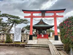 旅の始まりは唐崎神社から。近江八景のひとつ、唐崎の夜雨舞台です。唐崎駅から徒歩で向かいました。