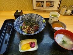 "うちんくの食卓"で朝食。