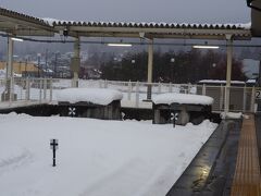 16:53 大湊駅に到着。終点マークが最果てを静かに物語っています。