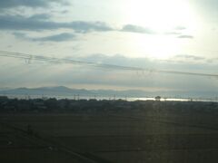 特急サンダーバードは、大阪を出発して新大阪・京都を停車して東海道線・湖西線を走行。
琵琶湖を眺めて北陸本線へ。